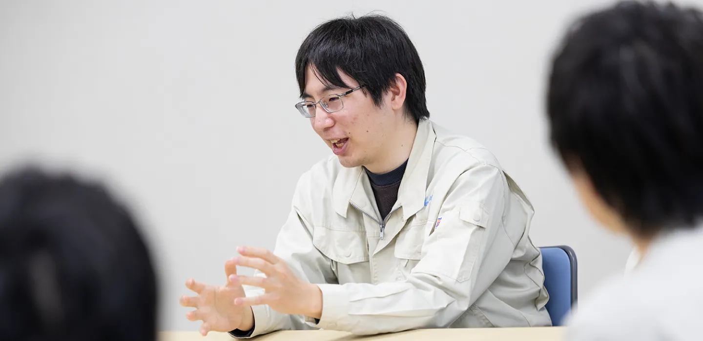 メンバーが対話している様子